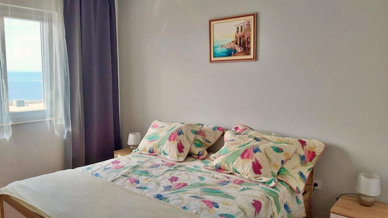 Apartment Cedo Omis Exterior photo