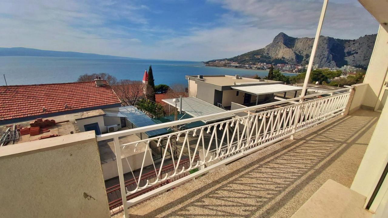 Apartment Cedo Omis Exterior photo