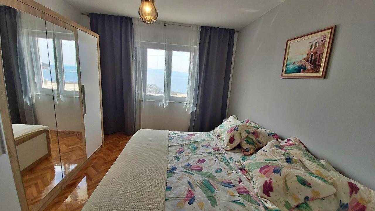 Apartment Cedo Omis Exterior photo