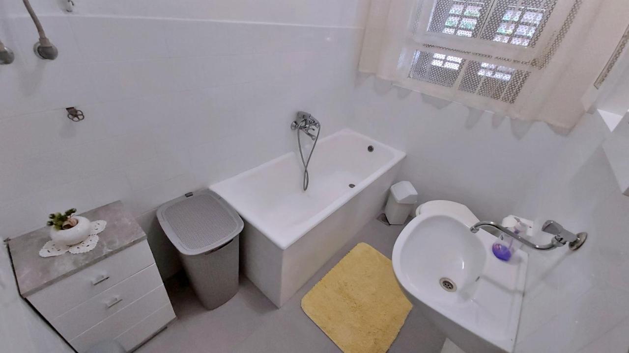 Apartment Cedo Omis Exterior photo